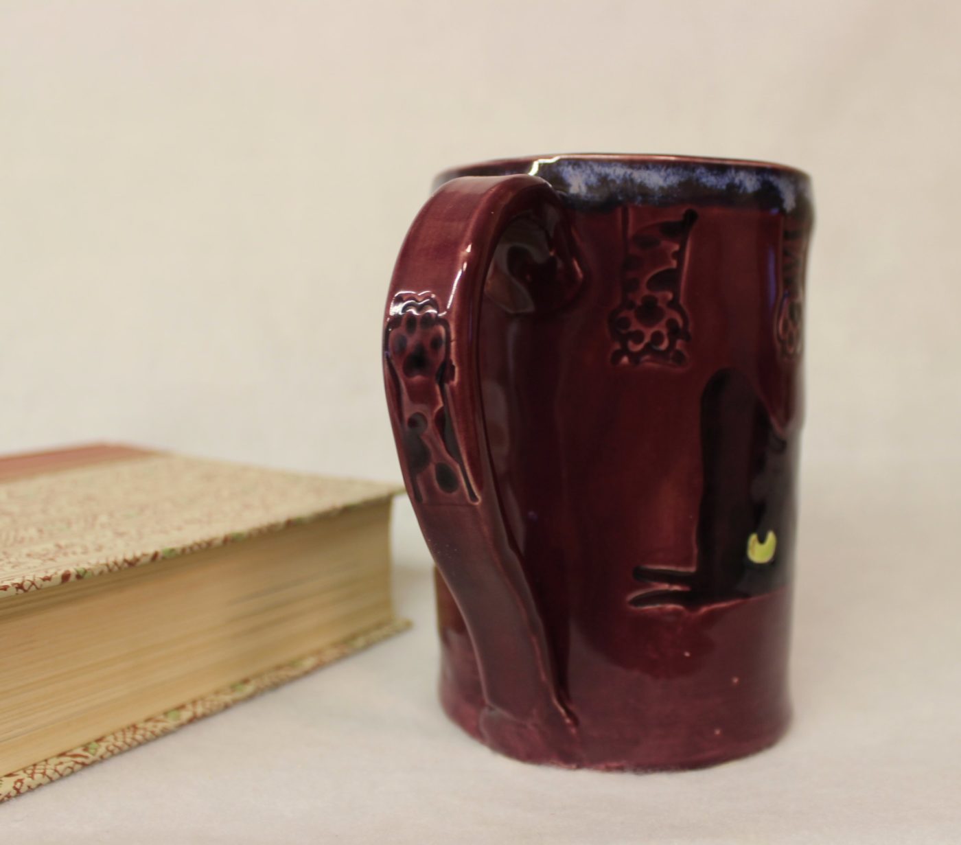 Green Eyed Cat with Kitty Paws Ceramic Stoneware Mug - Image 3