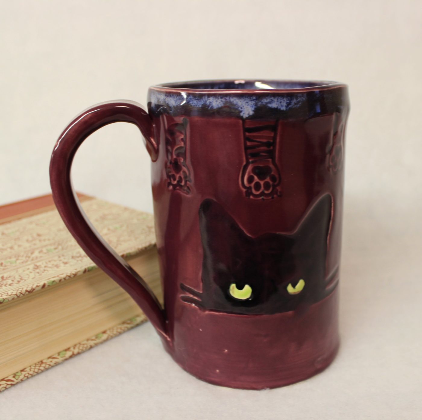 Green Eyed Cat with Kitty Paws Ceramic Stoneware Mug - Image 2