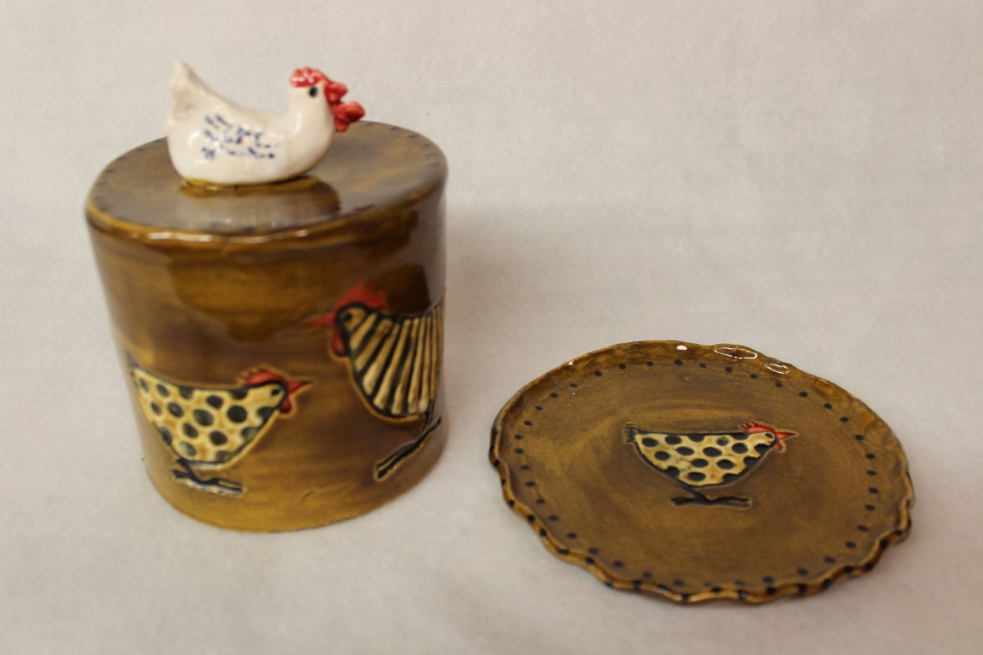 Rustic Chicken Covered Ceramic Stoneware Butter Keeper - Image 4