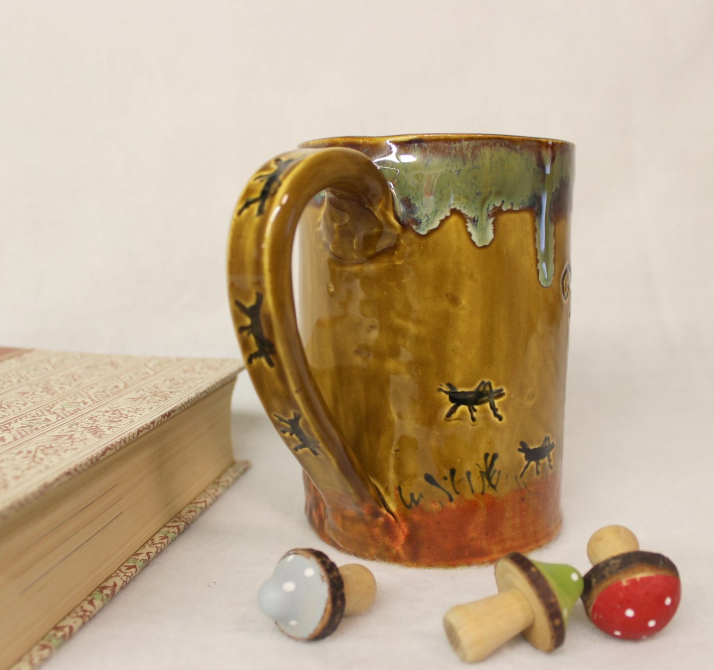 Summer Grasshoppers and the Fairy Queen Extra Large Coffee Mug - Image 4